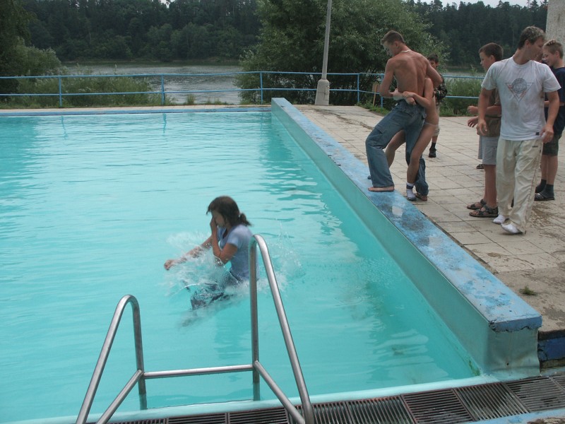 mb050804037.jpg